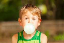 eliminare la gomma da masticare