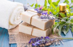 sapone di marsiglia bucato