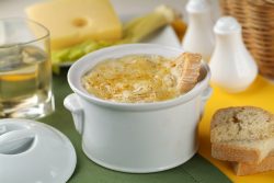 zuppa di cipolle francese