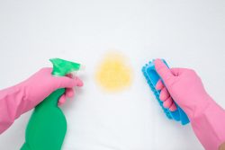 Smacchiare il materasso macchie pipì
